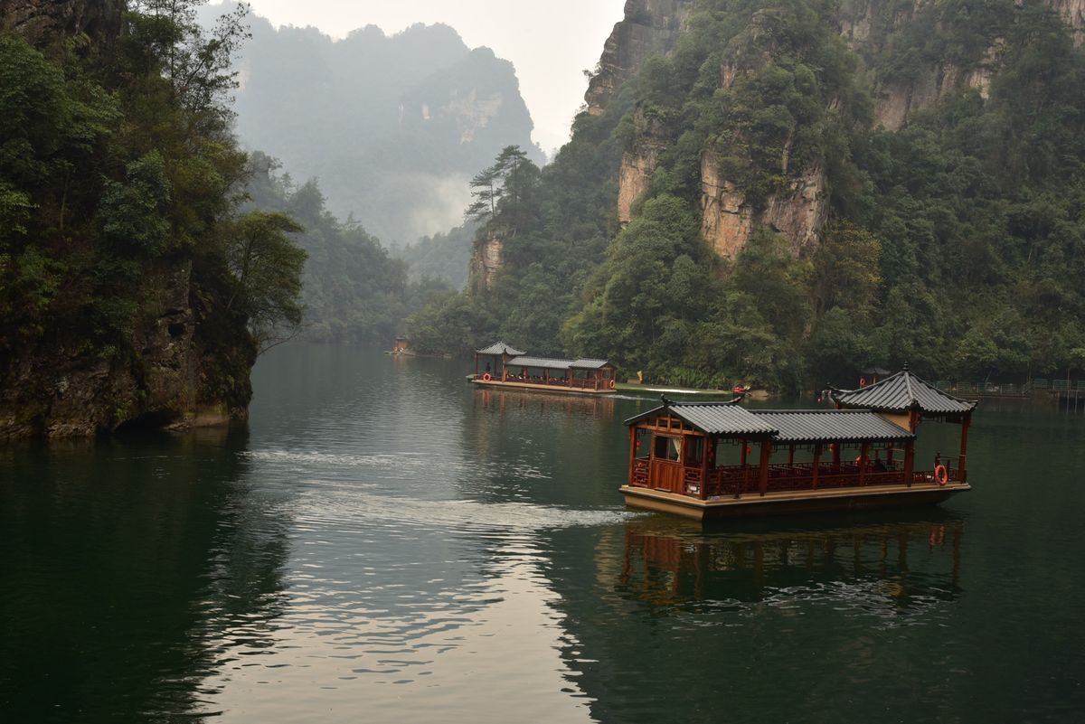 滞在した4日間に晴れることはありませんでしたが、雨の日にしか見れない風景に...
