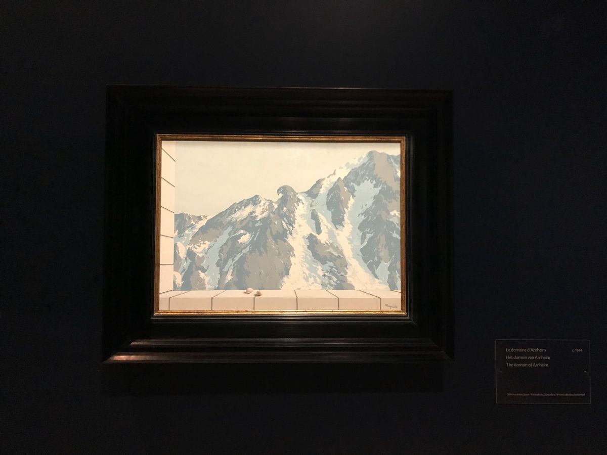 １〜４）マグリット美術館と作品