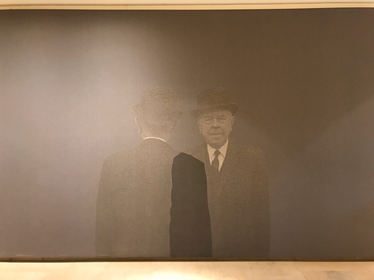 １〜４）マグリット美術館と作品