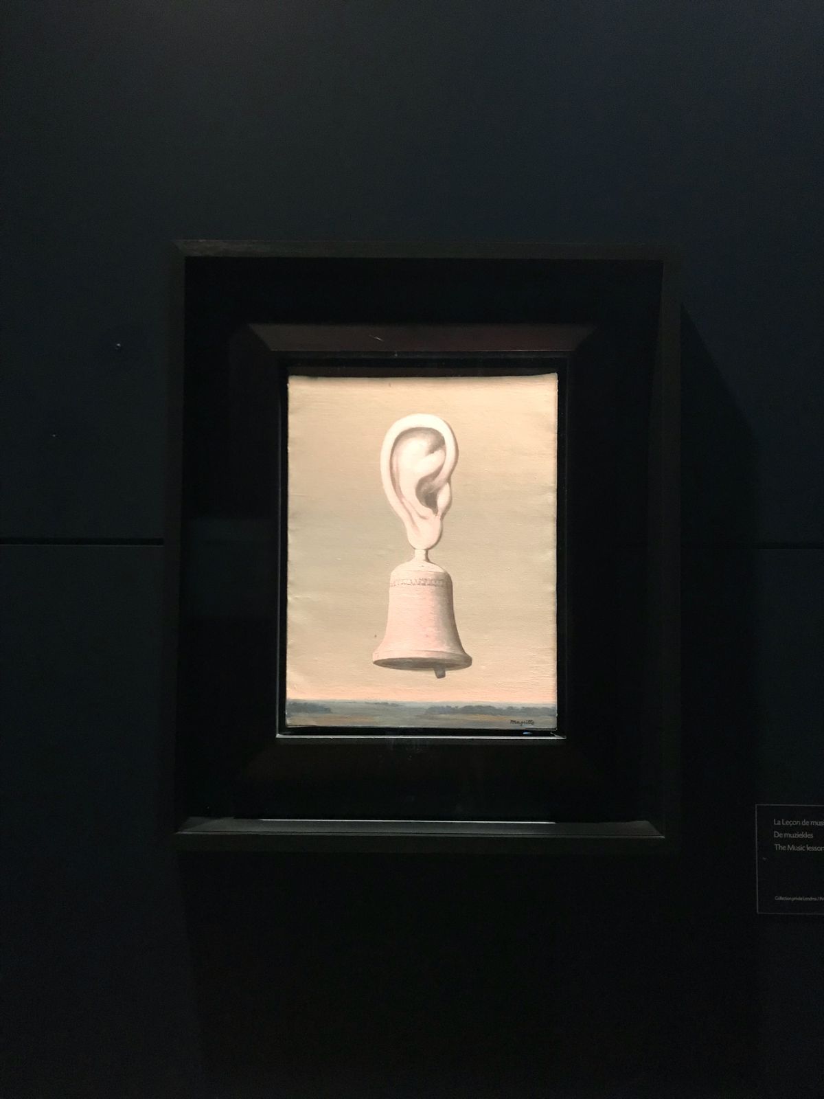 １〜４）マグリット美術館と作品