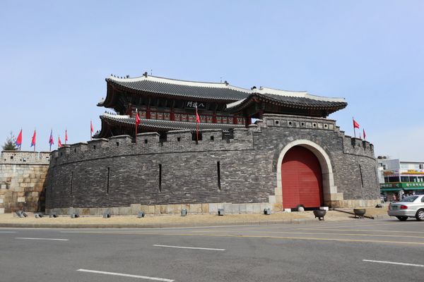 大韓民国 (韓国)・ソウル「「韓国ソウルの旅」」の写真：１〜４）世界遺産水原華城