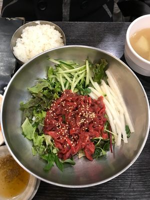１〜４）韓国料理の数々　
