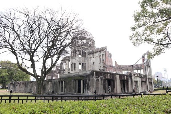 日本・宮島「「広島の旅」」の写真：１〜４）世界遺産原爆ドーム　
戦争のない...