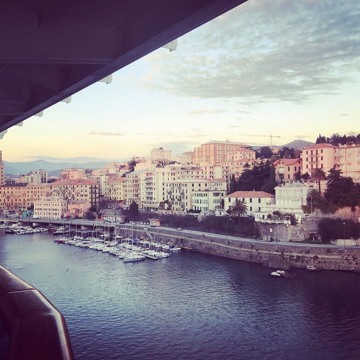 イタリア語しか通じないような素朴な街です。