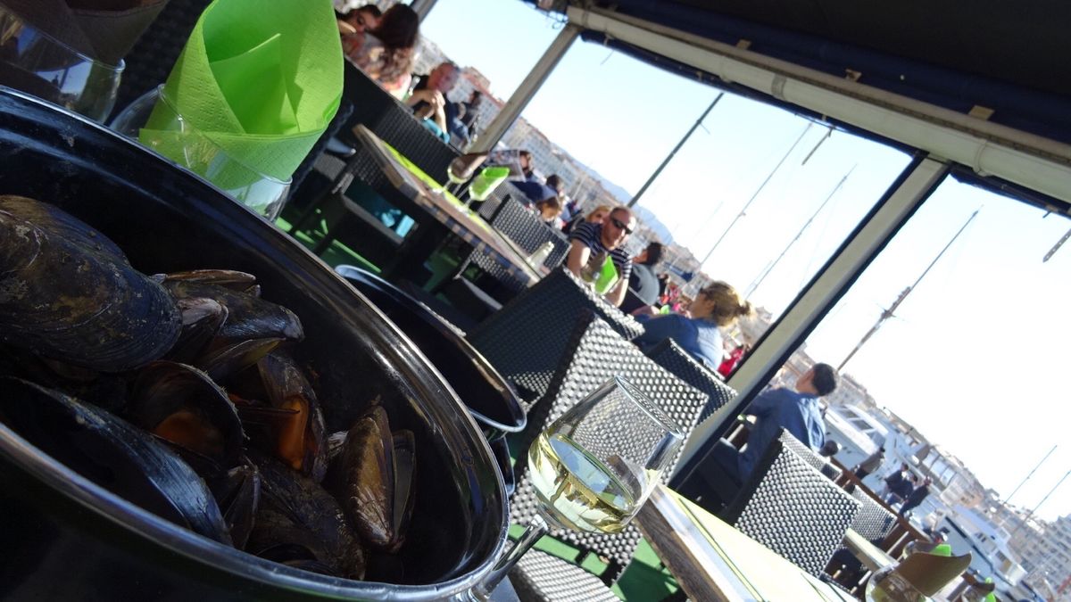 今でも写真からあの時の喧騒や朝の街の香りが伝わってくる。感性を詰め込んだそ...