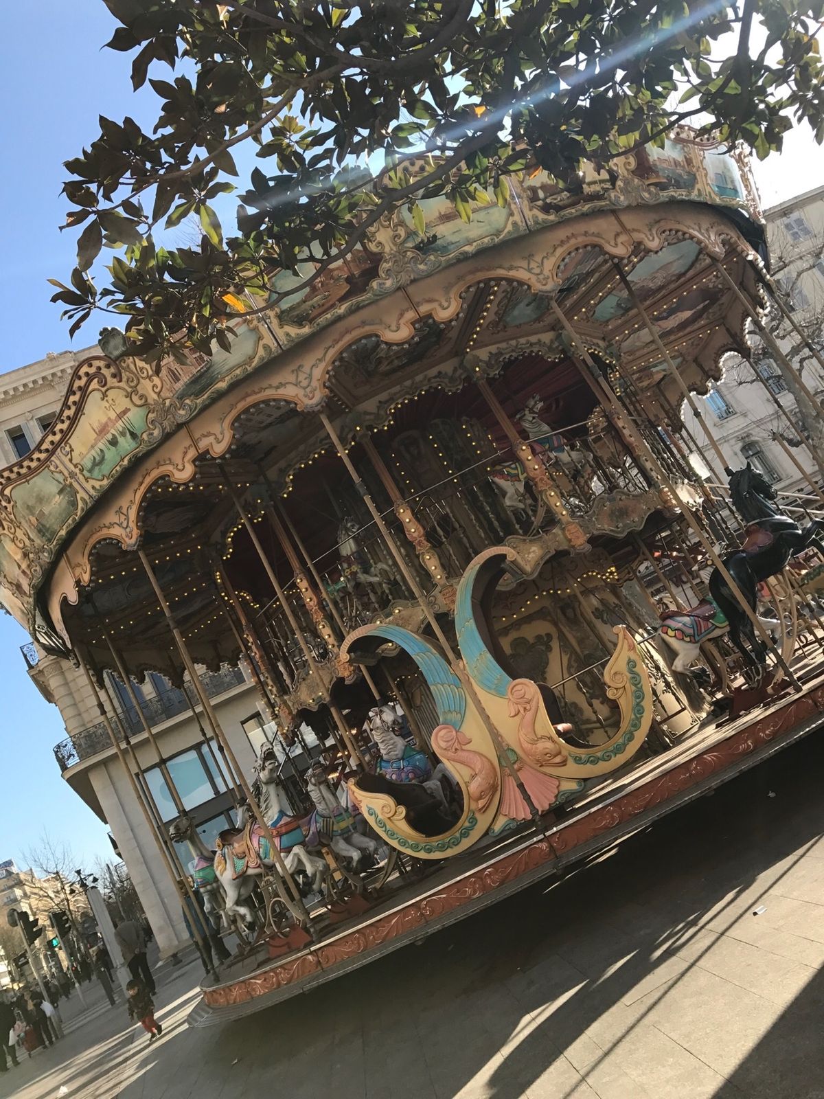 今でも写真からあの時の喧騒や朝の街の香りが伝わってくる。感性を詰め込んだそ...