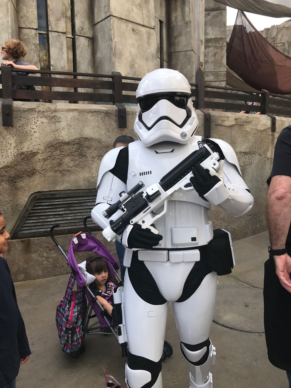 ディズニーのスターウォーズ ライズ オブ レジスタンスに参加出来た人に「俺...