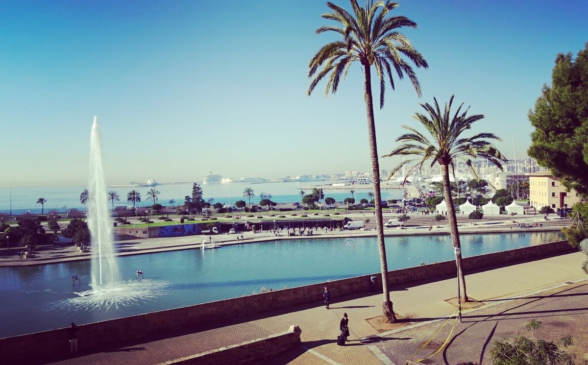 動画はマヨルカ島に到着する早朝です。海からの景色が素敵なのもクルーズ旅の魅...