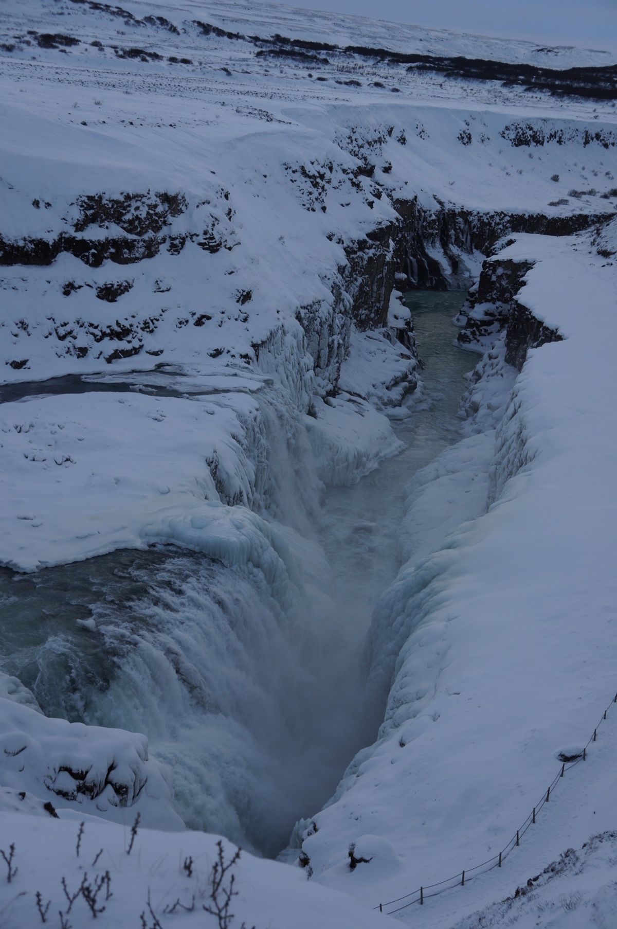 １）グトルフォスの滝
２）冬のアイスランド
３〜4）間欠泉

