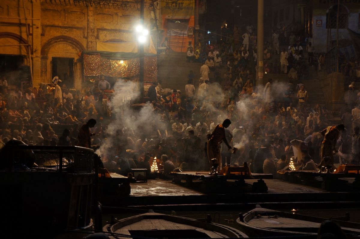 １〜４）ガンジス川沿いの都市バラナシ