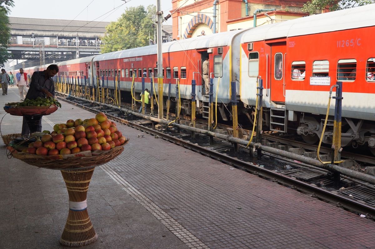 １〜４）アグラフォート駅