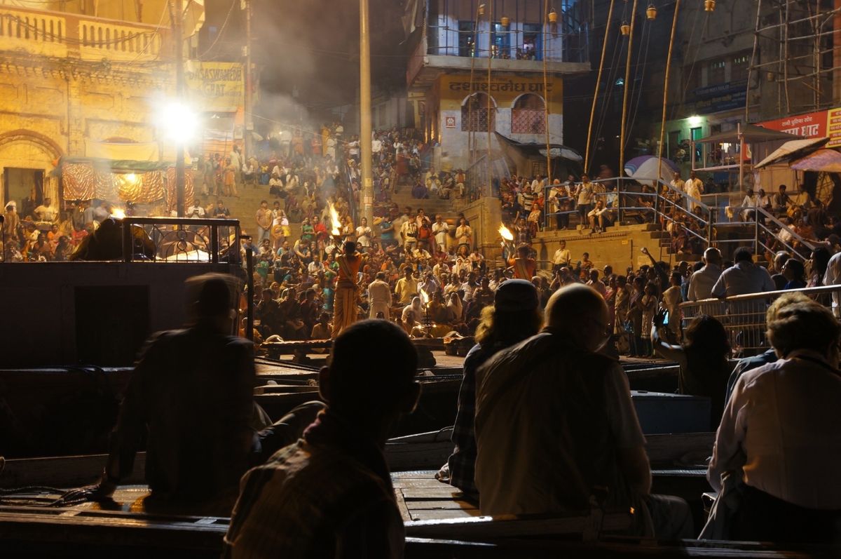 １〜４）ガンジス川沿いの都市バラナシ