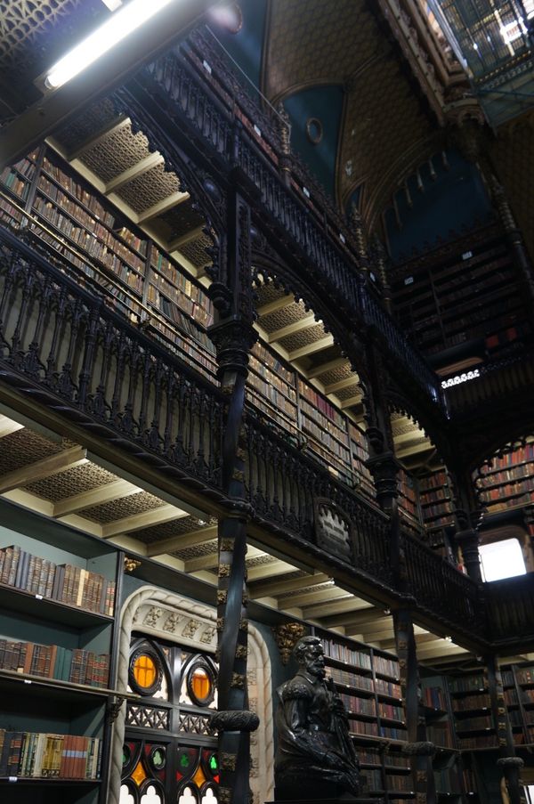 ブラジル・イグアス「「ブラジルの旅」」の写真：１〜４）リオデジャネイロの幻想図書館こと...