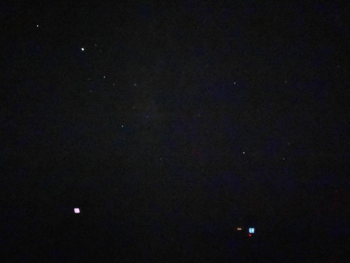 雨まで降ってたけどまさかの満天の星空〜！

iPhoneだと闇しか映らない...