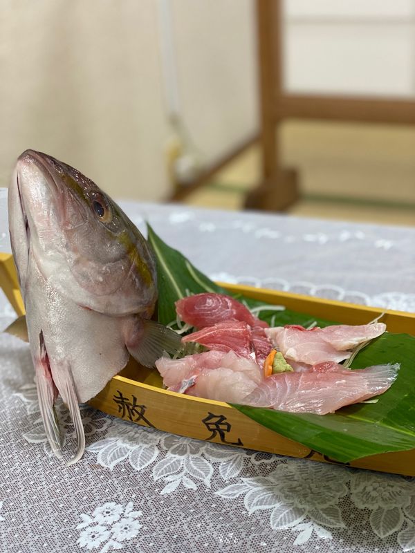 日本・東京都「八丈島 2020年夏最後の天の川」の写真：お刺身定食を頼んだら凄いのきた！

『宝亭』