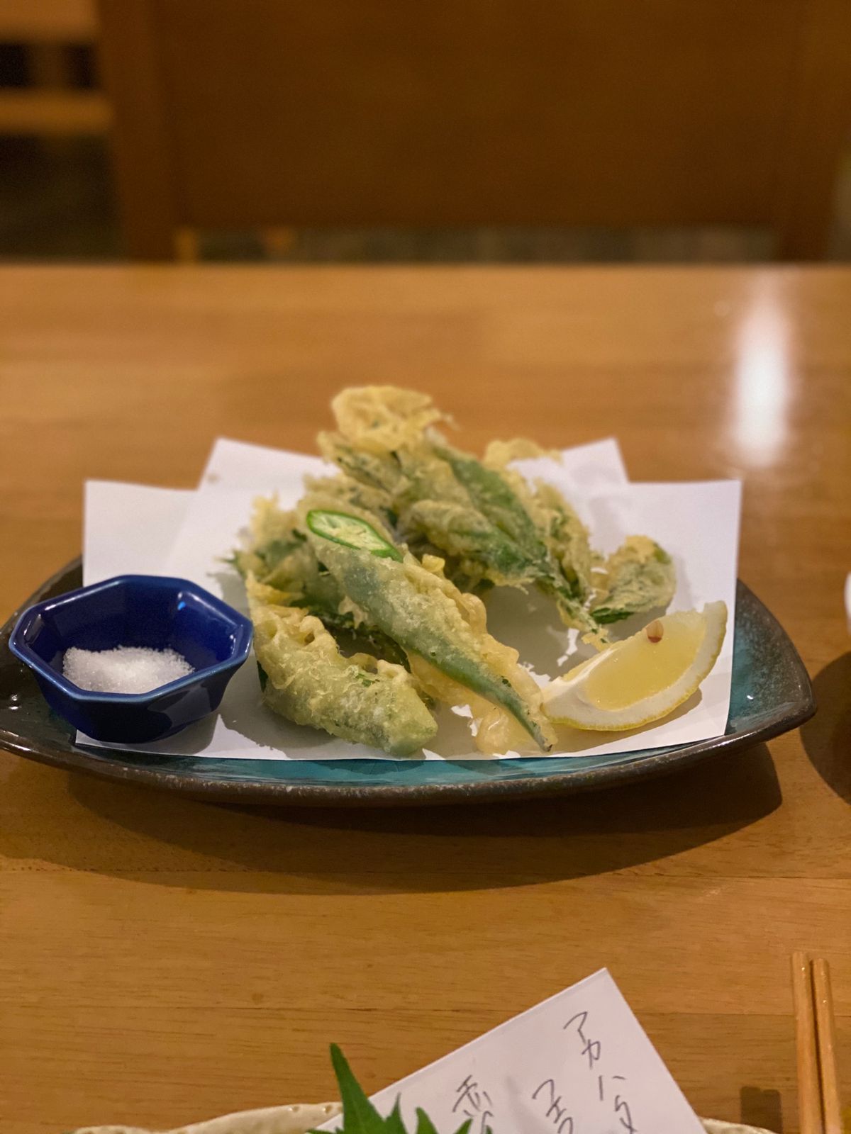 撮影の前に『瑚庵』さんで夕食

八丈島ネリ、明日菜の天ぷら、八丈島の魚。
...