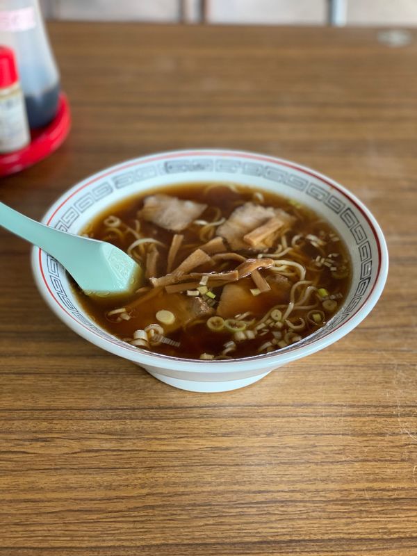 日本・東京都「八丈島 2020年夏最後の天の川」の写真：ラーメン一杯400円のラーメン屋へ

宝来軒