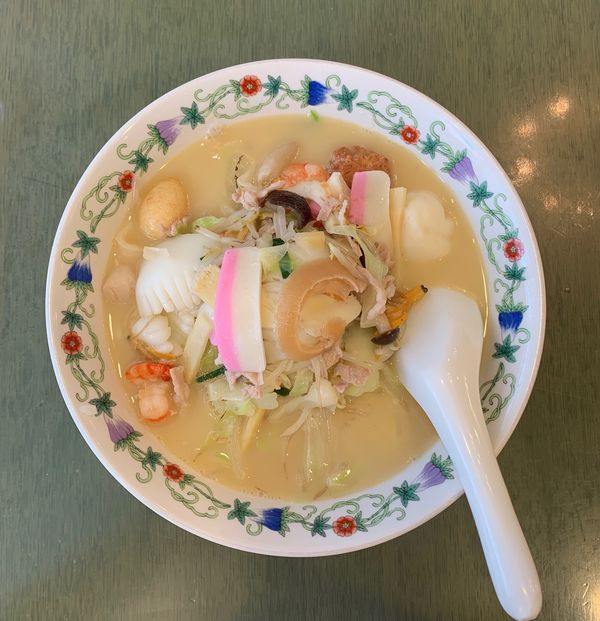 日本・長崎県「「長崎の旅」」の写真：1）江山楼のチャンポン
2）姫松屋の具雑...