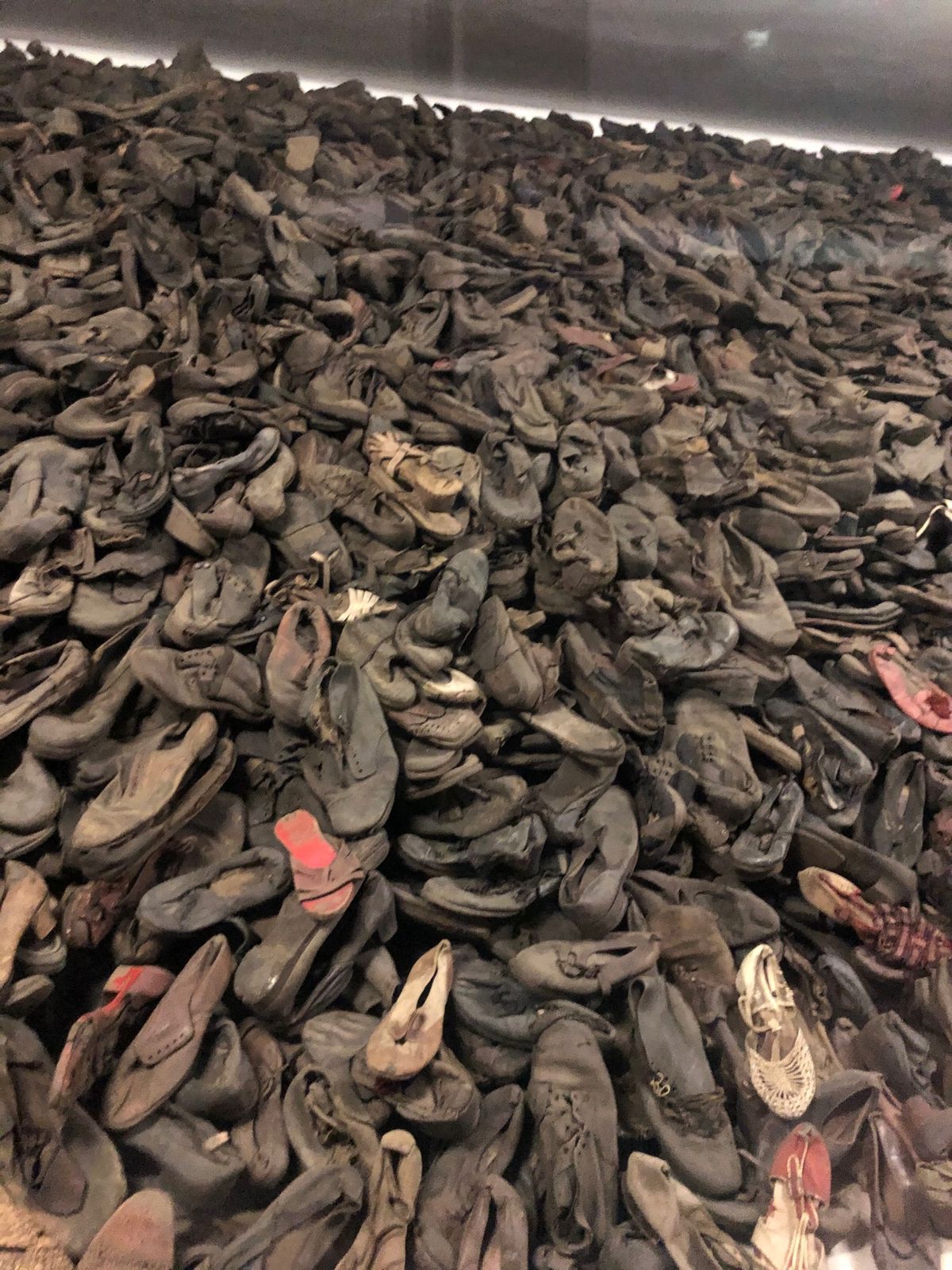 アウシュビッツは、人生で1度は訪れることをお勧めする。価値観、宗教観が変わる。