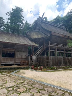 国宝　神魂神社へ
神聖な空気が漂っています。
水も空気も美味しい。