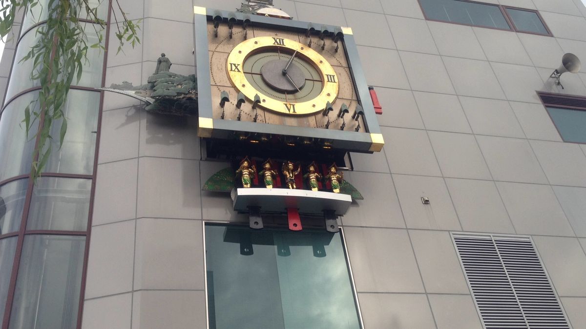 はりまや橋商店街とからくり時計