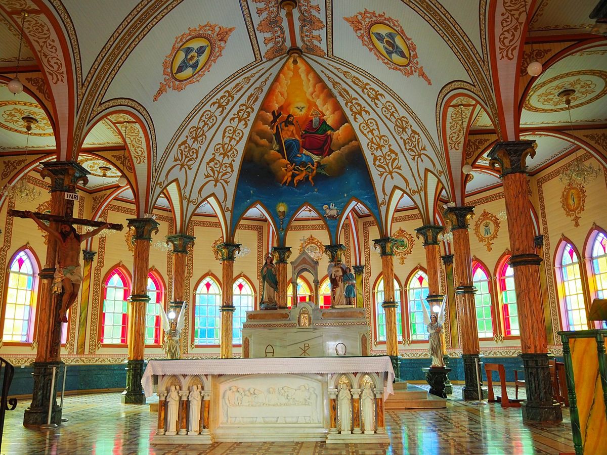 サルセロのカトリック教会
首都サンホセから70kmくらいの高原の村サルセロ...