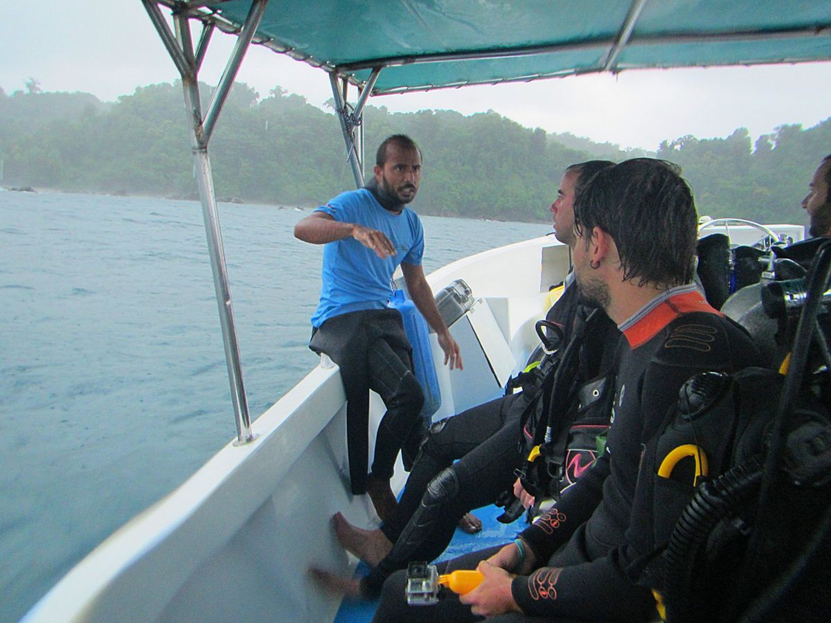 カーニョ島 ダイビング
コルコバード国立公園の遥か西に浮かぶのがカーニョ島...