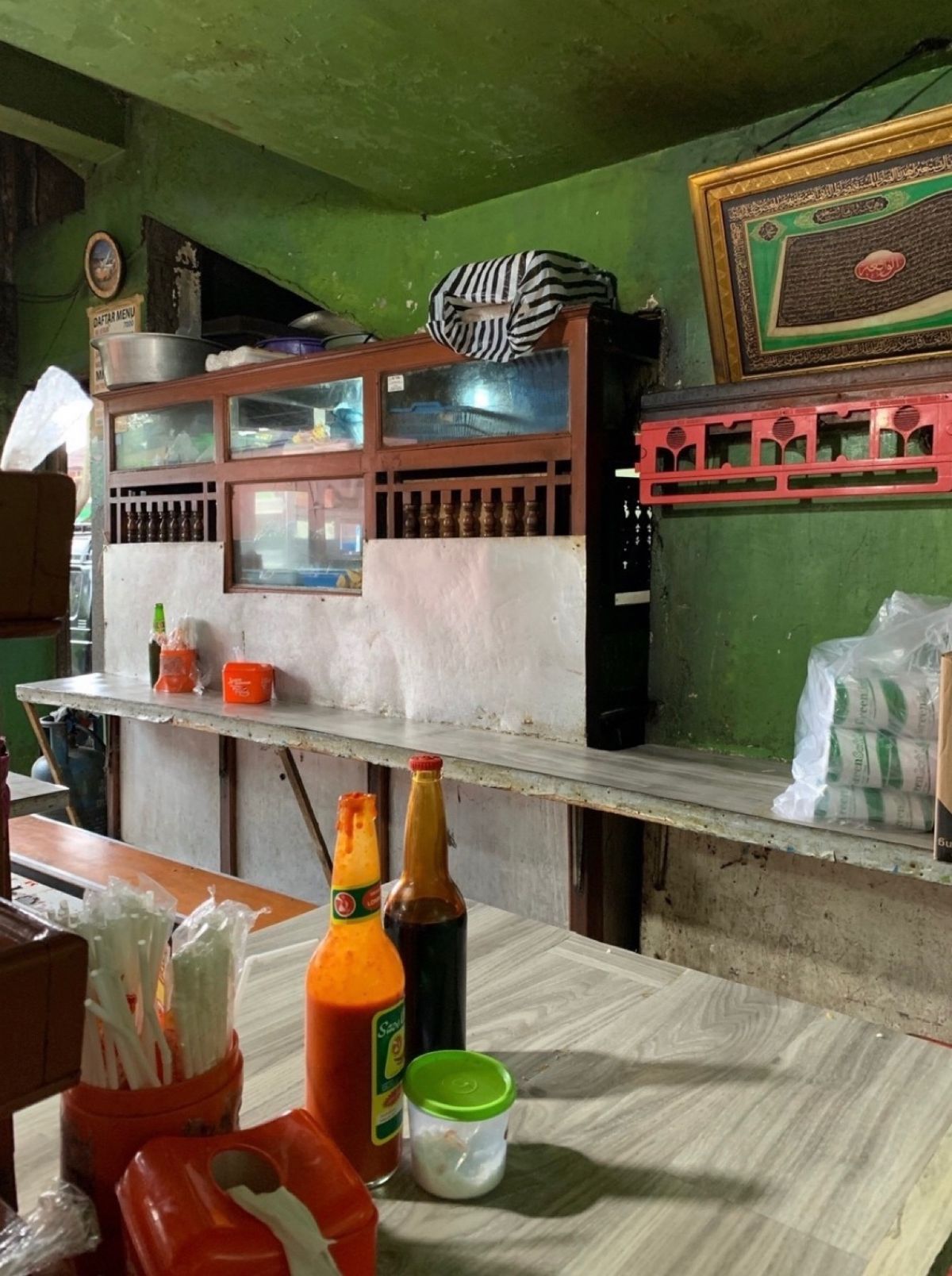 安い、うまい、小腹がすいたらここ。
すんごいお気に入り、鶏肉のヌードル屋さ...