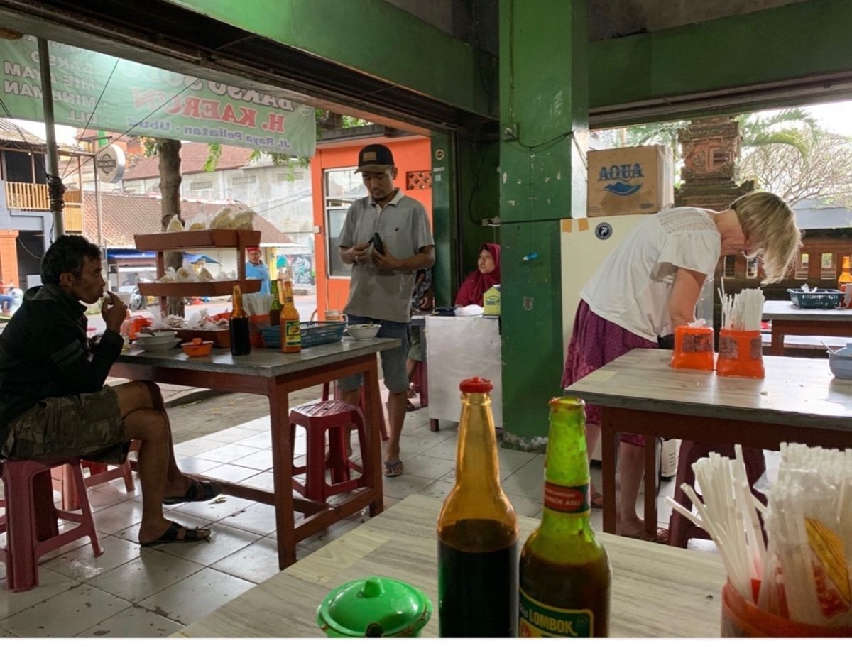 安い、うまい、小腹がすいたらここ。
すんごいお気に入り、鶏肉のヌードル屋さ...
