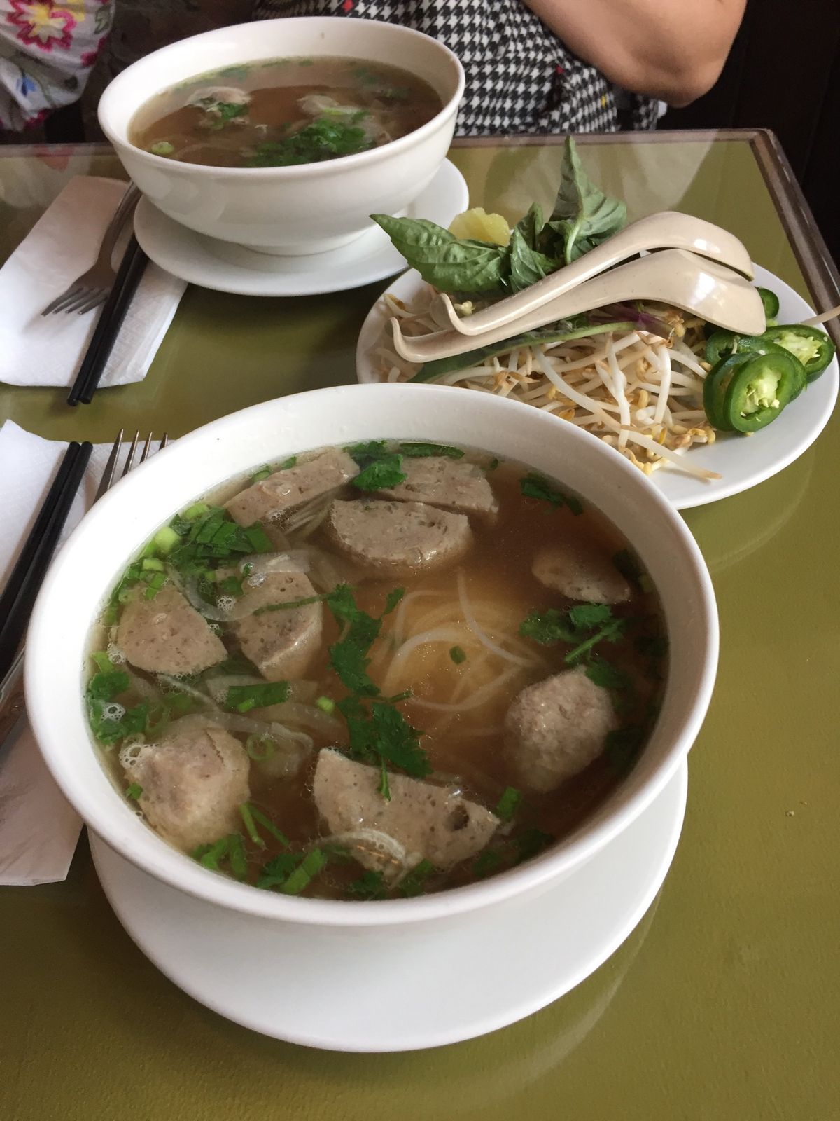 シアトルグルメ

①滞在中、私のお世話をしてくださった旅行会社の方のオスス...