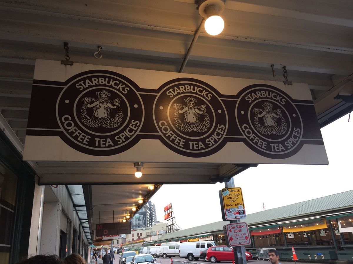 Starbucks Coffee 第１号店

パイクプレイスと言ったらココ...