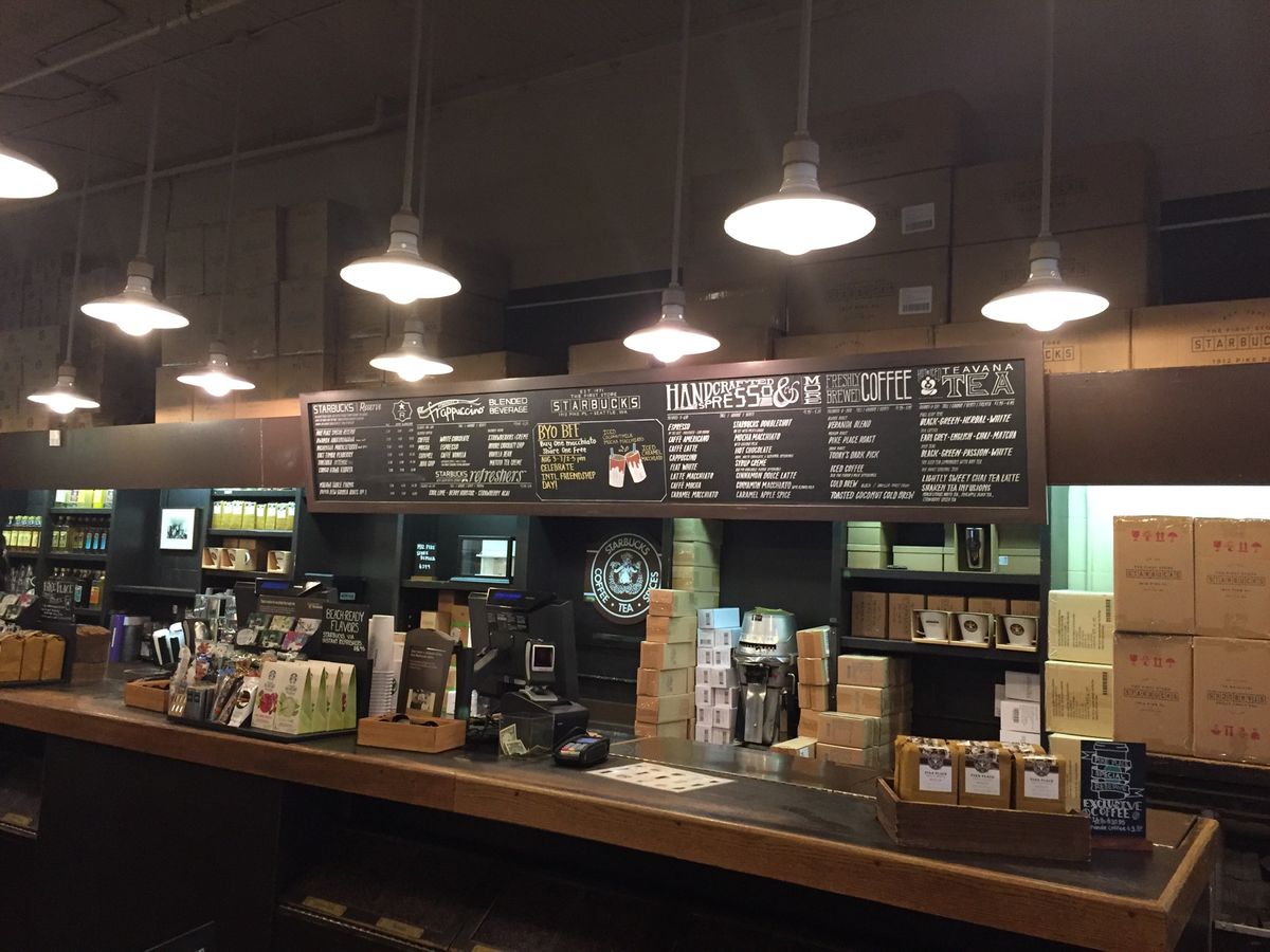 Starbucks Coffee 第１号店

パイクプレイスと言ったらココ...