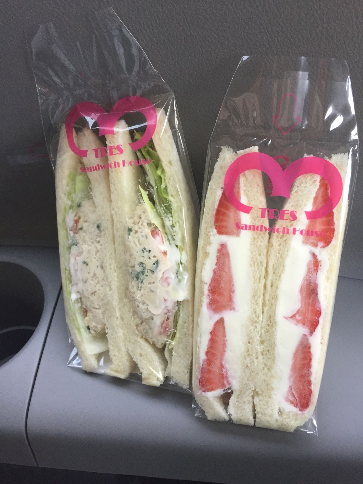 シアトルグルメ

①滞在中、私のお世話をしてくださった旅行会社の方のオスス...