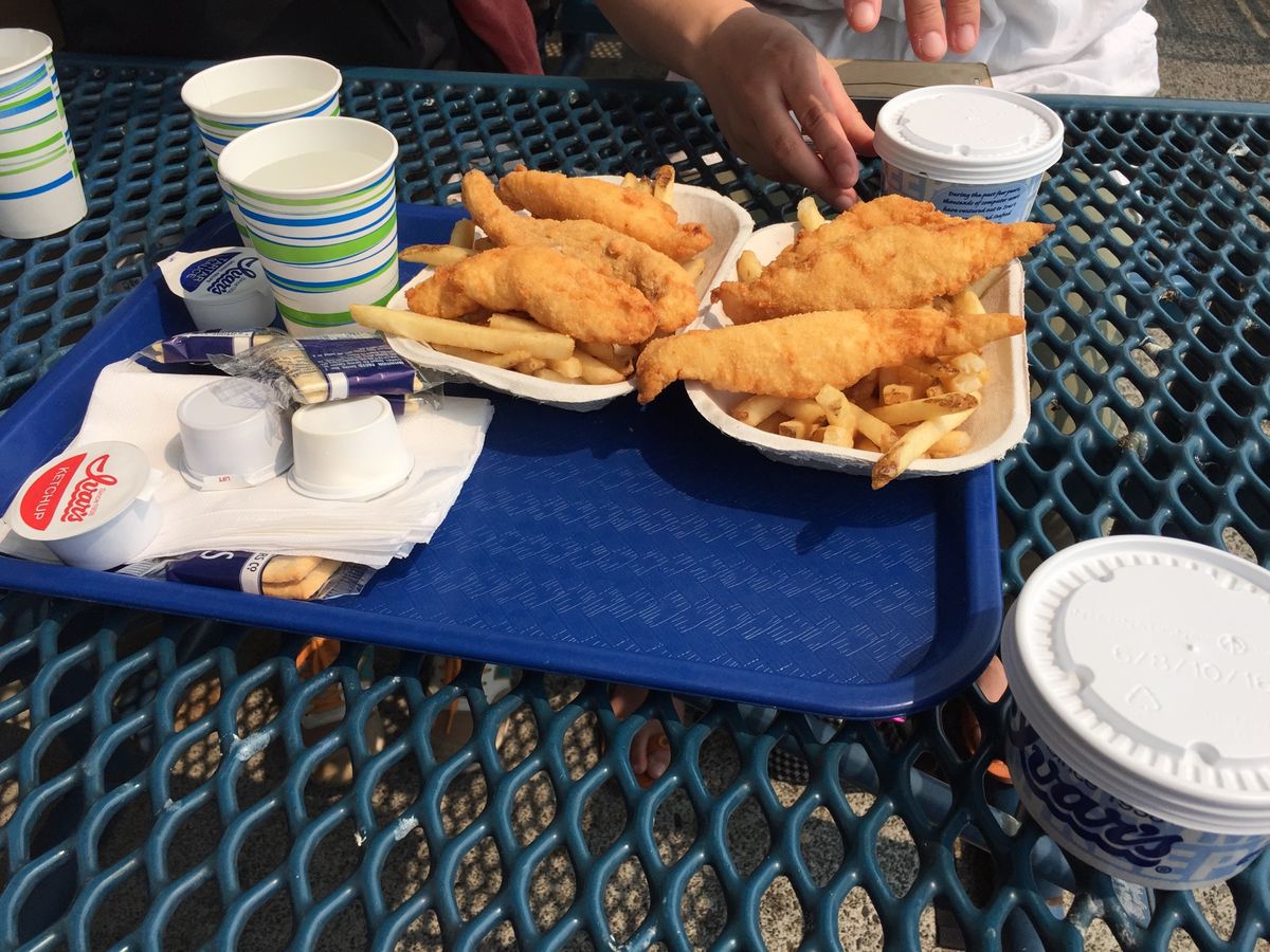 パイクプレイス・マーケット

人・人・人！
港があるから、新鮮な魚、花がず...