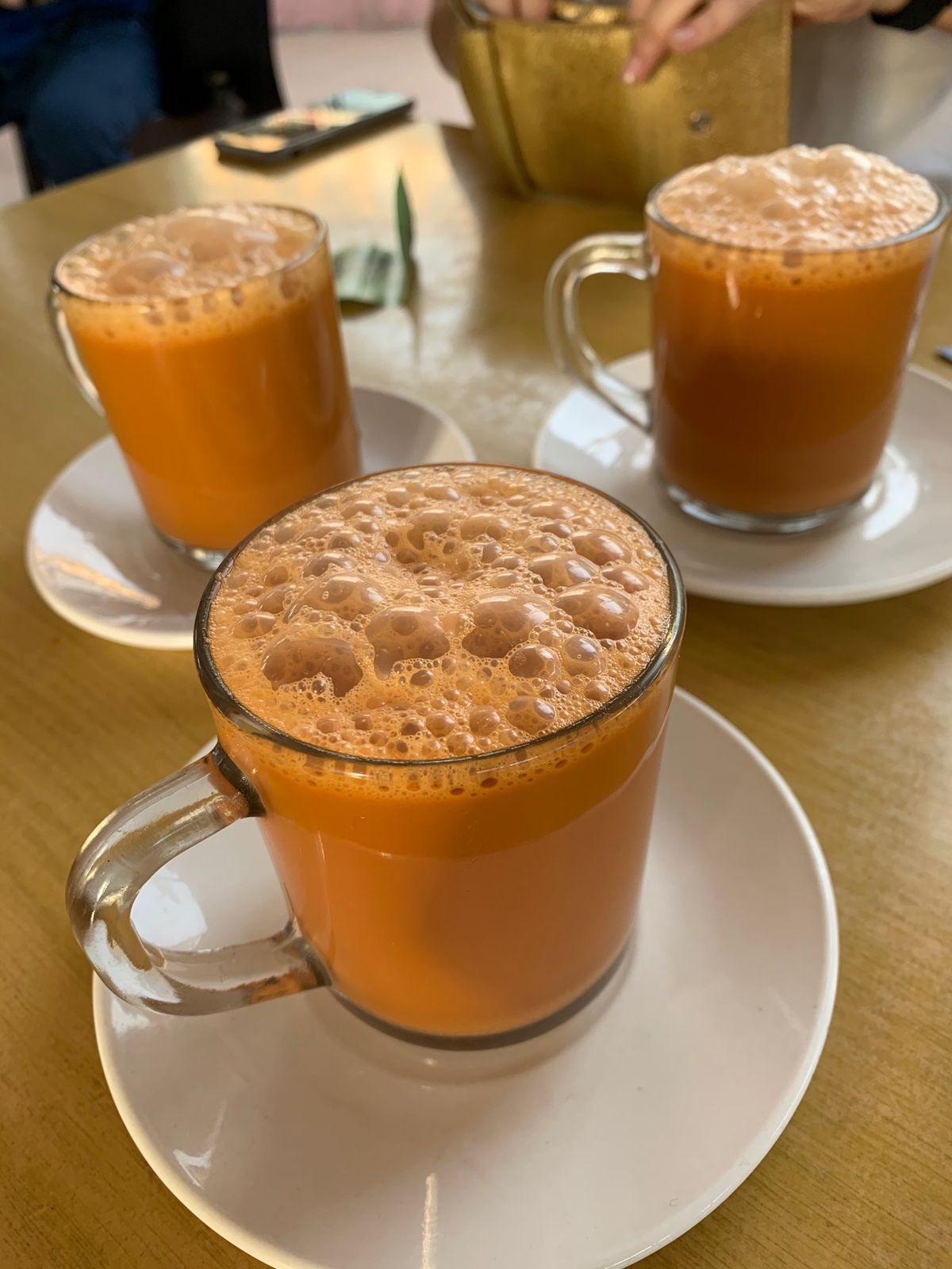 ハイキング前にテタレ(甘いミルクティー)で乾杯！