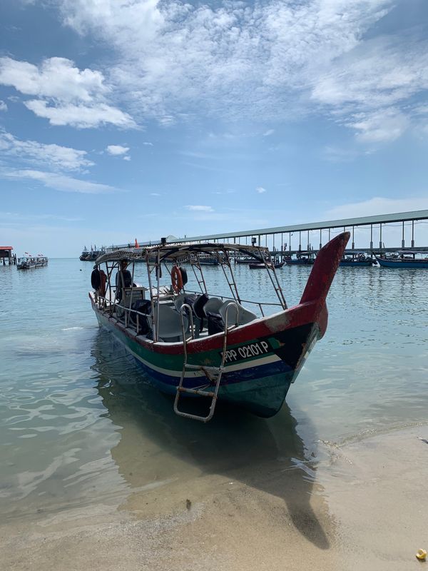 マレーシア・ペナン島「マレーシア　ペナン島」の写真：乗ったのはこちらのボート！