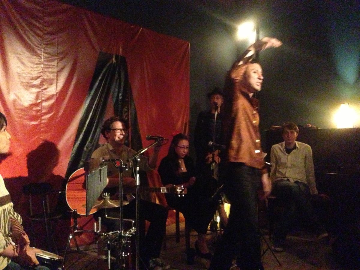 バーの雰囲気はバンドのメンバーによって変わります