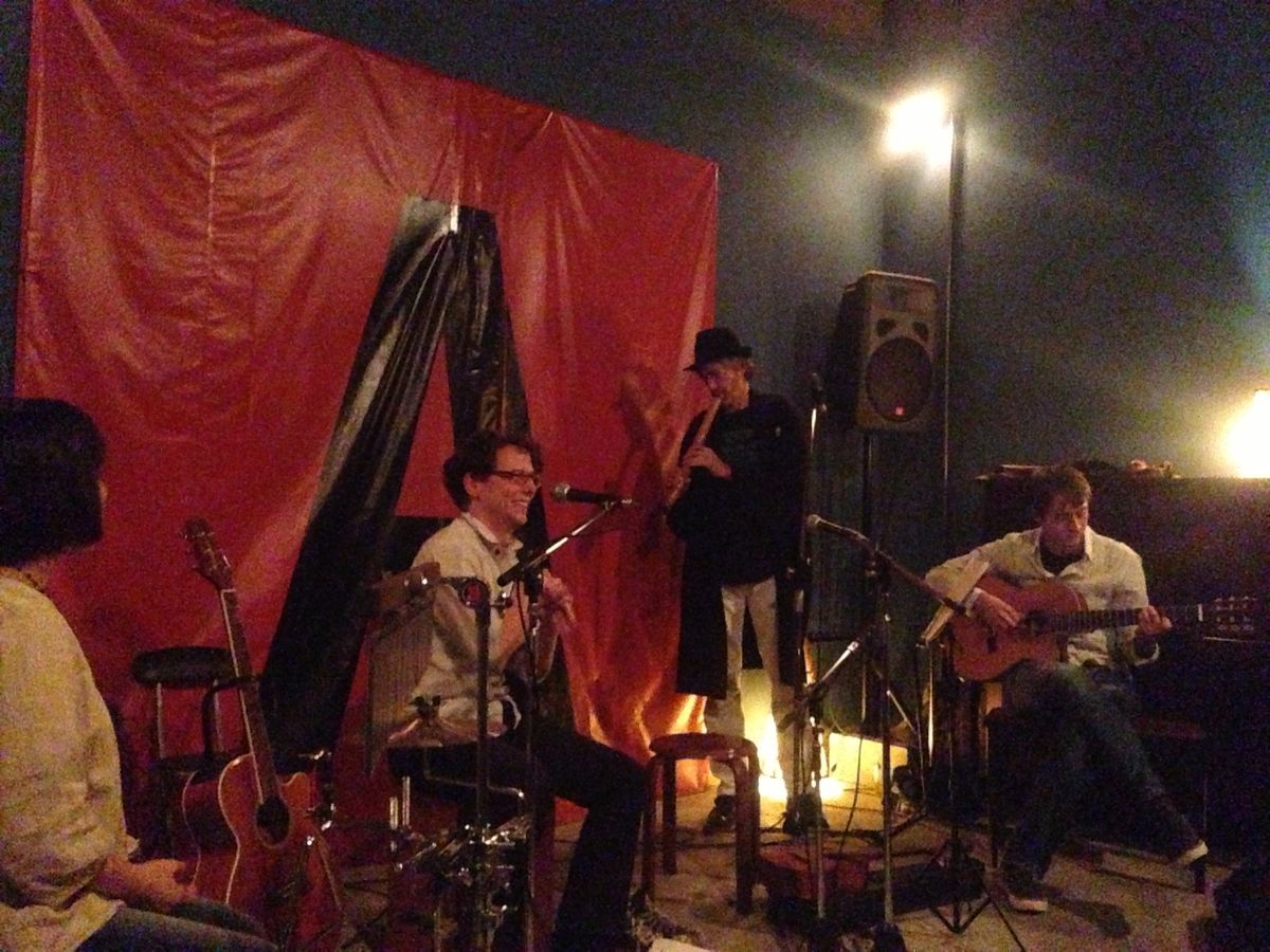 バーの雰囲気はバンドのメンバーによって変わります