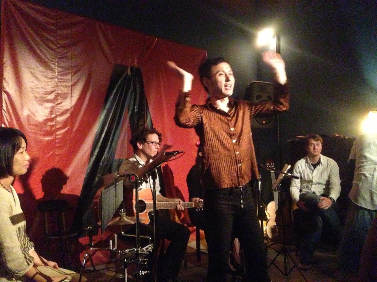 バーの雰囲気はバンドのメンバーによって変わります