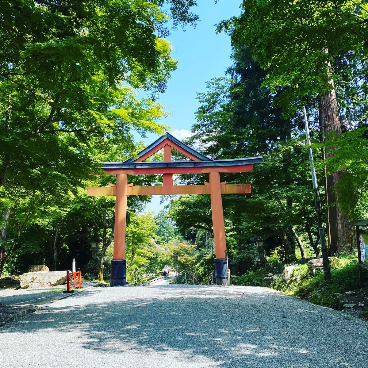 2020滋賀の旅。日吉大社。
平安京の表鬼門を守る社。三角形の破風がつい...