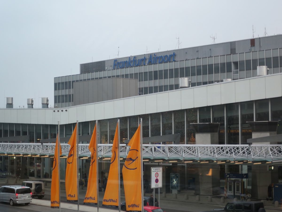 旅はフランクフルトから

クリスマスマーケット
レーマー広場
グリューワイ...