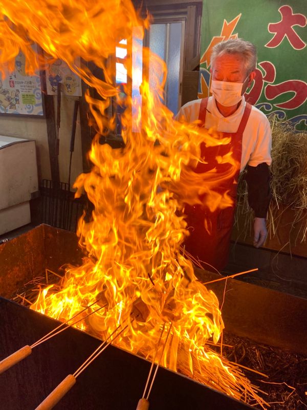 日本・四万十川「密を避けて大自然を満喫！」の写真：土佐タタキ道場

このお店は自分で藁焼き...