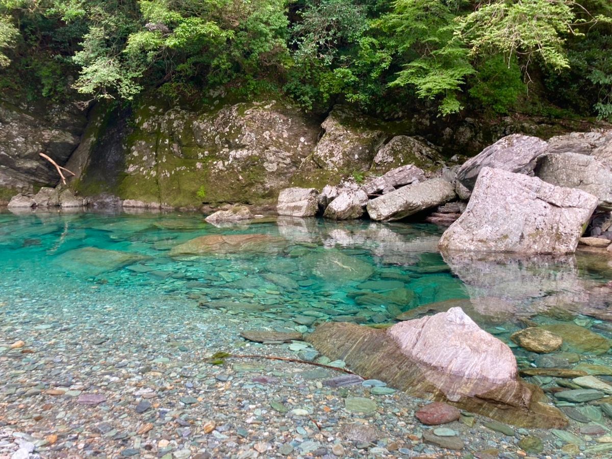 荒男谷

到着までかなり細い山道を運転しなきゃいけないから
後輩が舌打ち地...