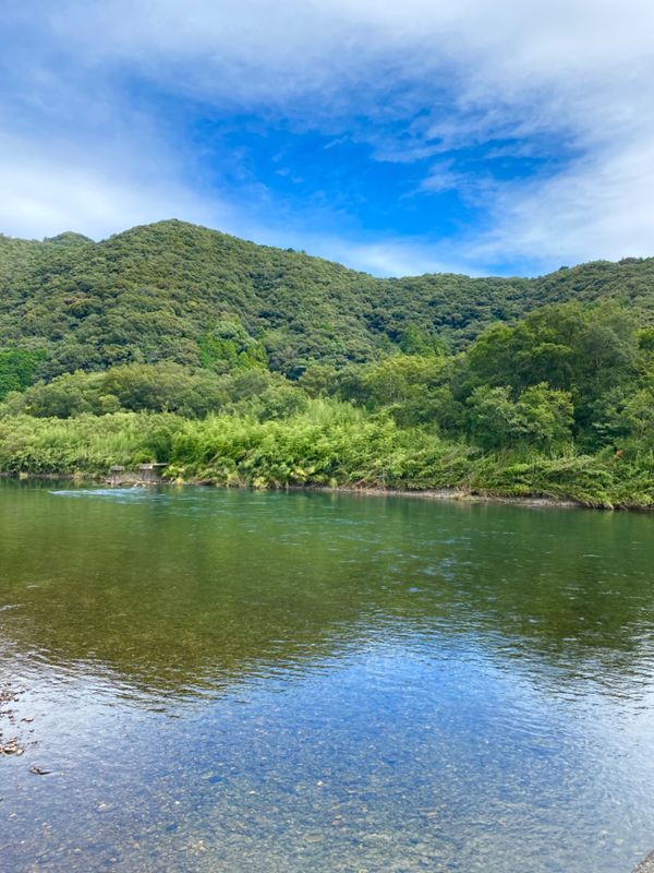 日本・四万十川「密を避けて大自然を満喫！」の写真：佐田沈下橋(今成橋)
曇ってたけど、途中...