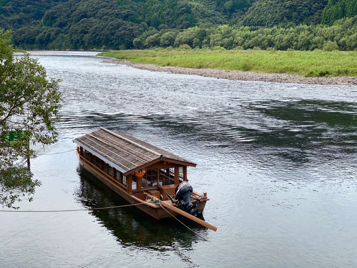 佐田沈下橋(今成橋)からの四万十川の眺め

写真だとわからないけど
四万十...