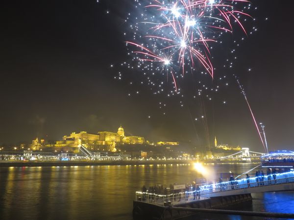 ハンガリー・ブダペスト「ブダペスト」の写真：年越しです。大きなイベントはなく、所々で...