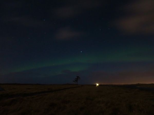 アイスランド・レイキャビク「アイスランド」の写真：オーロラはうっすらと