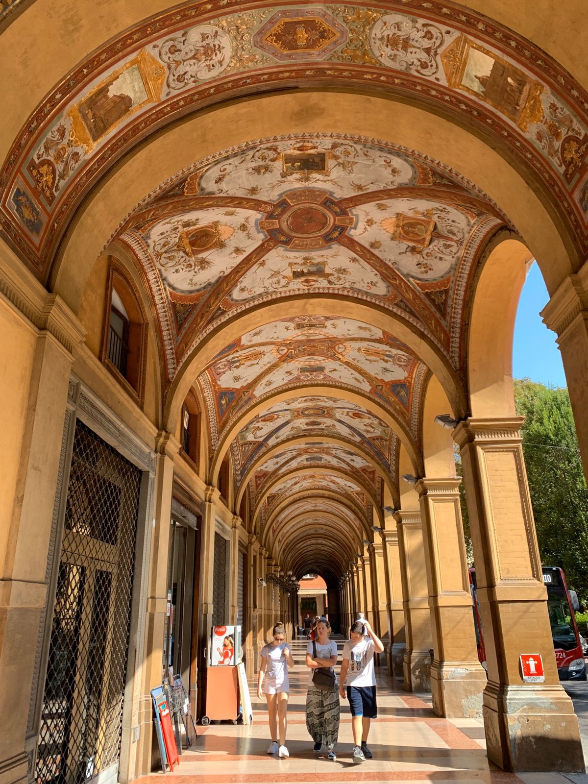 食べることだけを目的に行ったボローニャでしたが、思っていた以上に素敵な美し...