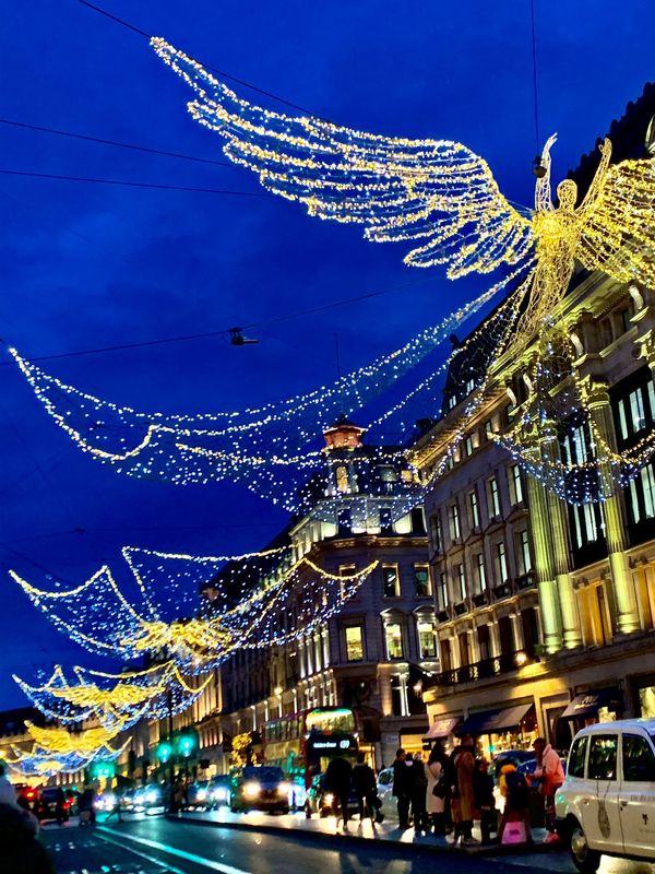 イギリス(英国)・ロンドン「冬のロンドン」の写真：クリスマスは過ぎているけど、イルミネーシ...