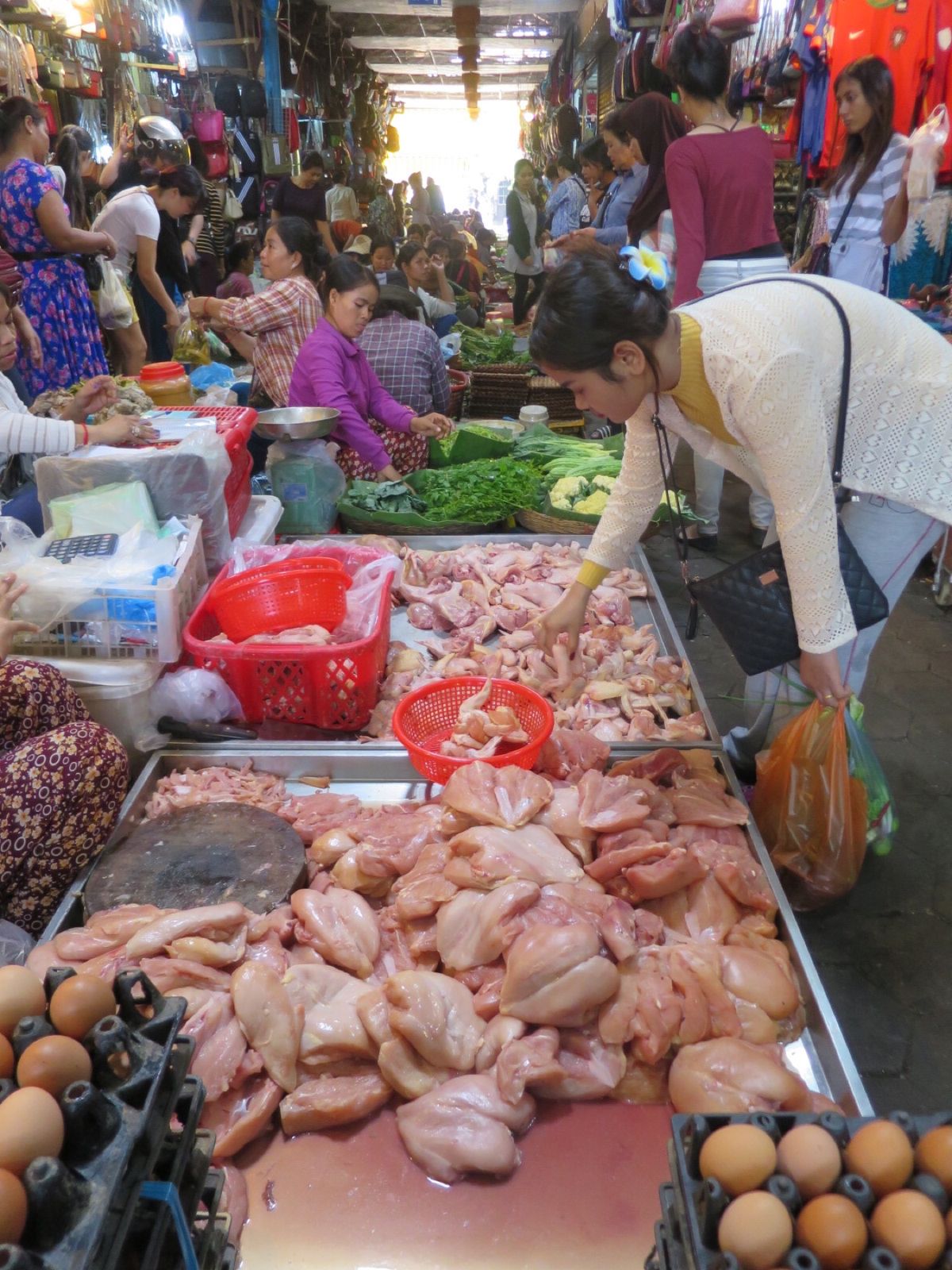 アンコールワット
オールドマーケット　肉の保存には驚いた
パブストリート
遺跡